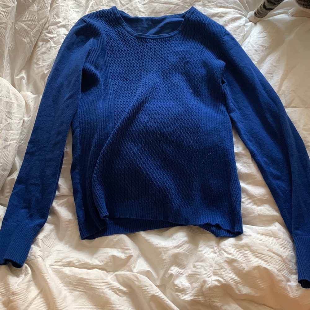 Knitted tight fit knitted blue sweater